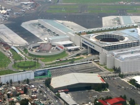 Aeroméxico espera que se extiendan restricciones de vuelos desde Ciudad de México por obras de reparación