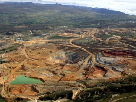 Estadounidense Newmont retrasa decisión de inversión en mina peruana para 2024 por adversas condiciones del mercado