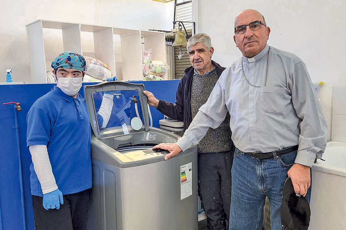 <p>Monseñor Fernando Chomalí, tras robo a Lavandería21: “La inclusión laboral aún es muy frágil en Chile”</p>