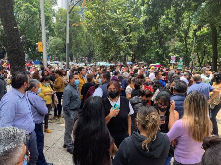 Sismo de 7,4 grados sorprende a México y Presidente reporta un muerto