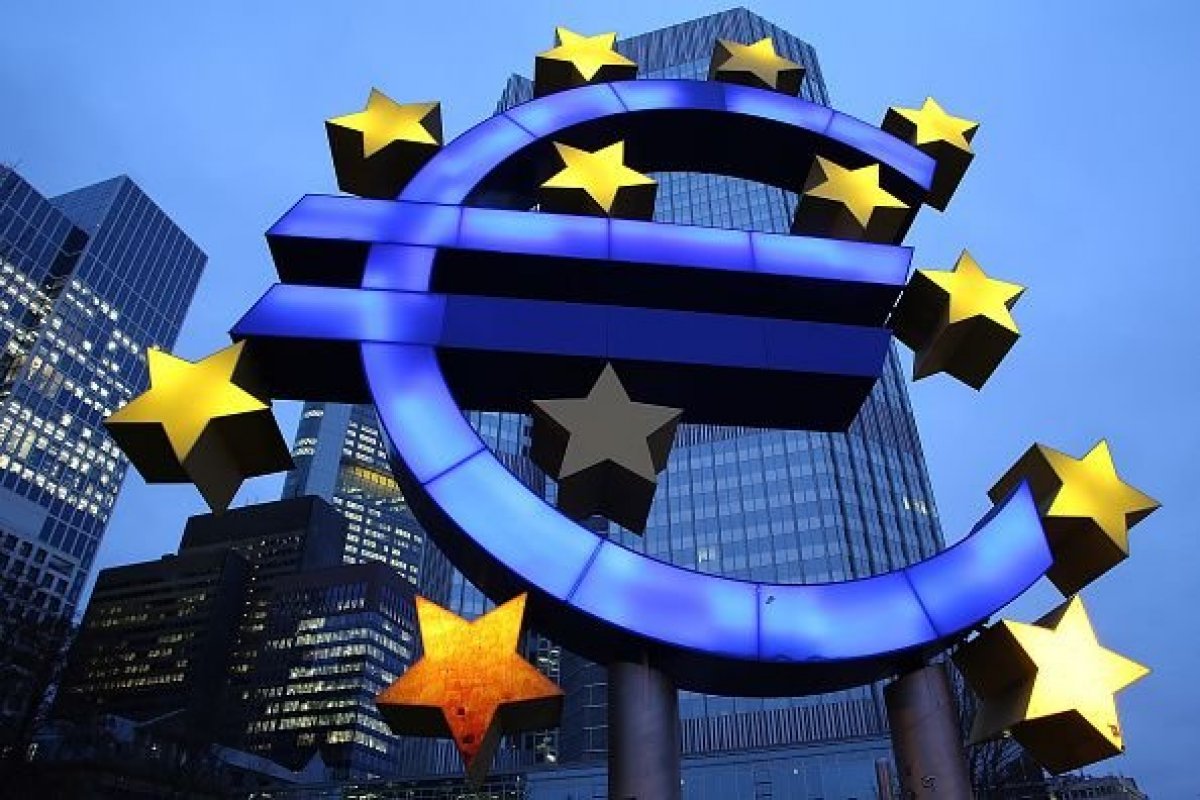 <p>Economistas consideran que recesión zona euro es casi inevitable</p>