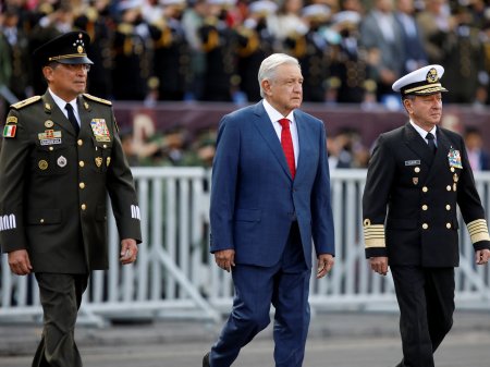 AMLO divide a la oposición de México con plan para impulsar poder de los militares