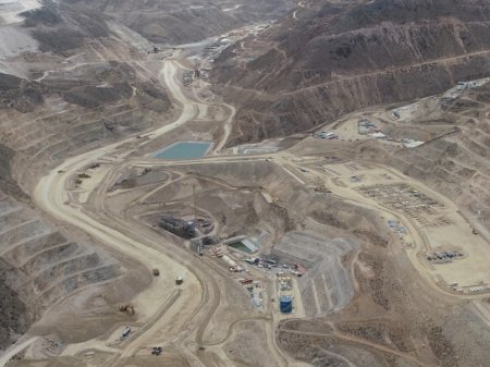 Banco Central de Perú advierte desplome de la inversión minera en 2023 tras proyecto Quellaveco