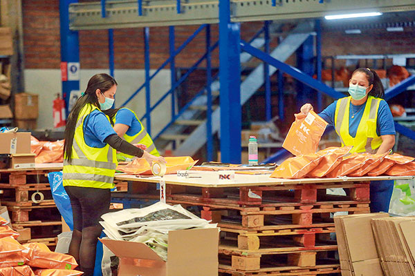 En medio de la caída de las vacantes laborales, las personas retomaron la búsqueda de empleo en agosto