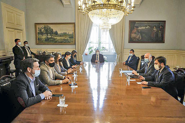 Emprendedores se reunen con Soto y Elizalde para abordar el nuevo proceso constitucional