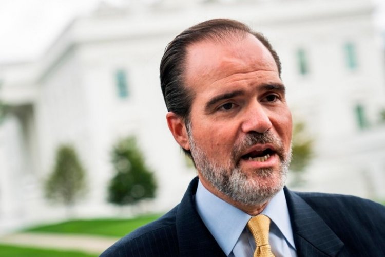 <p>Gobernadores del BID destituyen al presidente Mauricio Claver-Carone tras investigación por mala conducta</p>