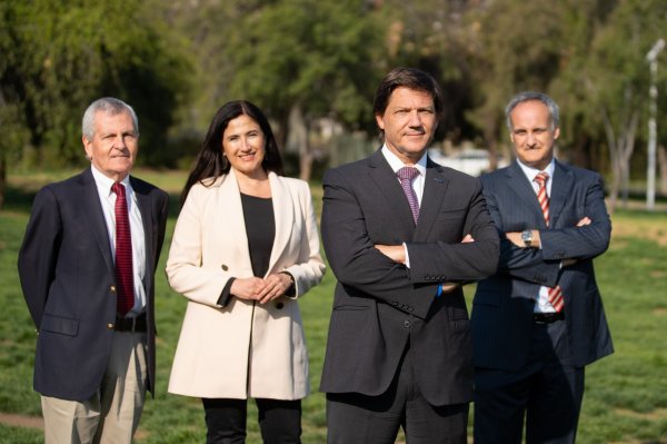 Exvicepresidente de la CChC lanza candidatura para presidir el gremio durante los próximos dos años