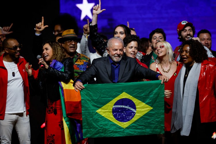 <p>Lula toma una ventaja dominante en la recta final de las elecciones en Brasil</p>