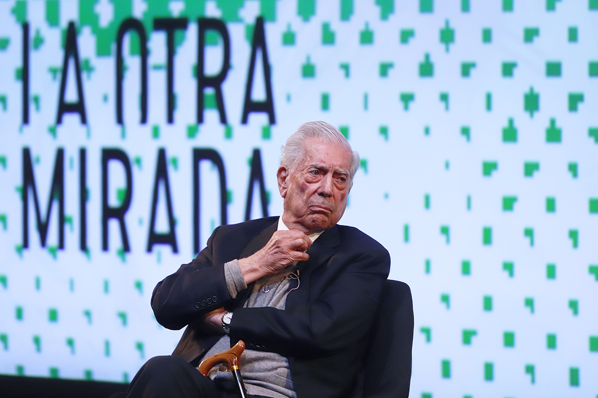 <p>Mario Vargas Llosa: “Chile representaba un modelo que había elegido la prosperidad”</p>