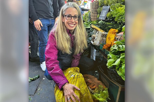 Bernadette Meehan, la embajadora de EEUU que brilla en redes sociales