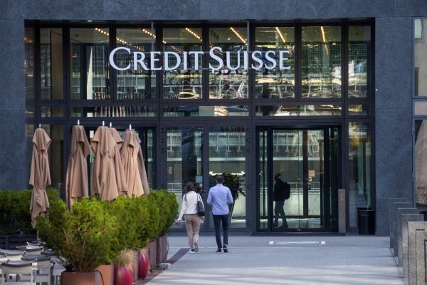 Credit Suisse: Acciones caen 9% en medio de preocupación en el mercado por el banco