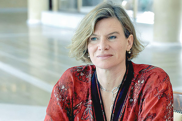 Ministro Grau se reúne con Mariana Mazzucato en Londres para conversar sobre productividad e innovación