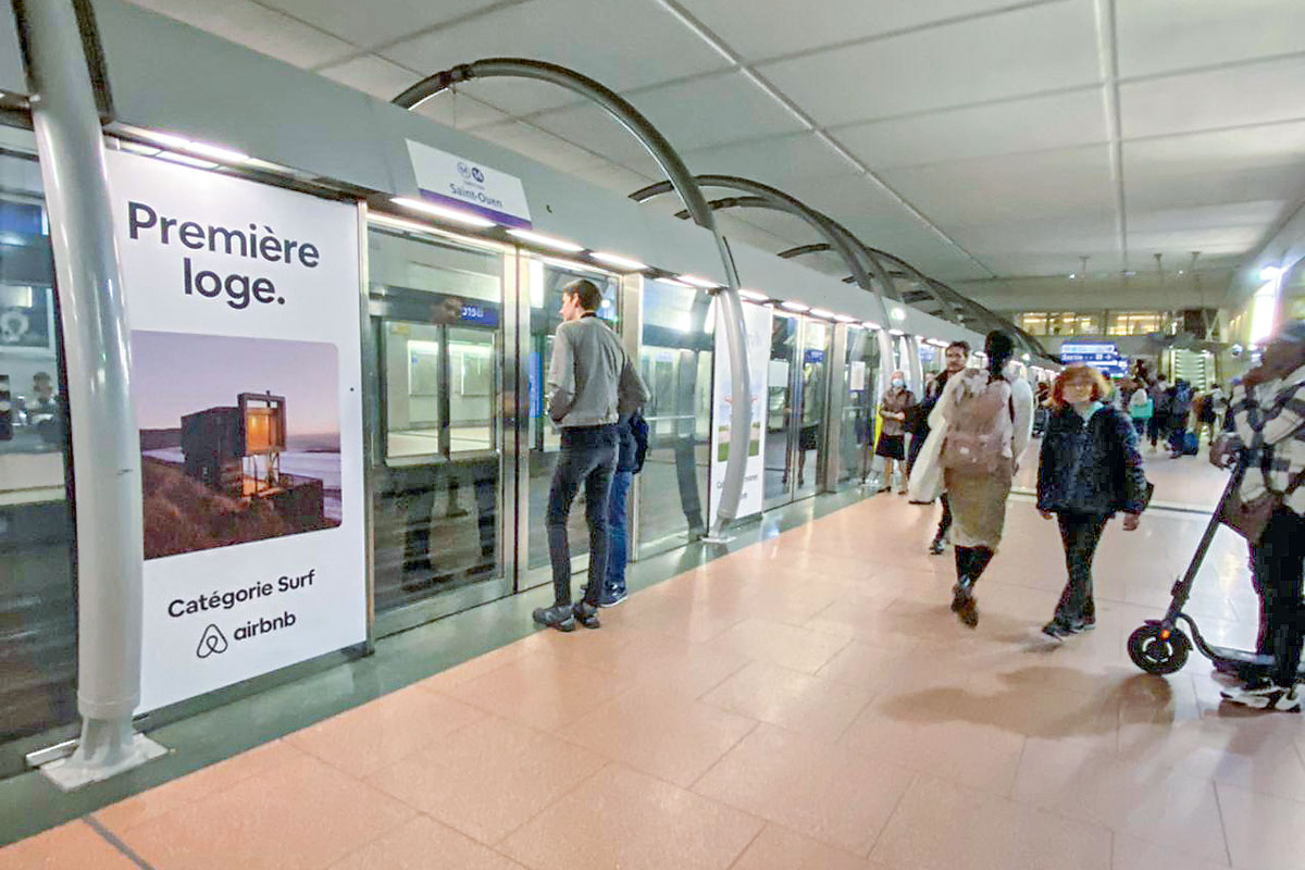 <p>El Airbnb chileno que apareció en el metro de París</p>