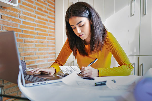 Banco Central: avisos laborales de internet caen 42,8% en septiembre