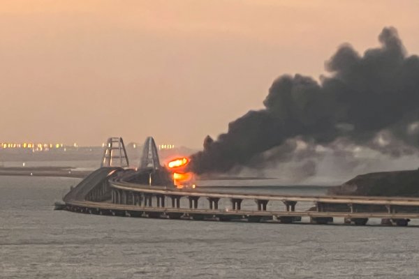 FT: La explosión del puente de Crimea deja expuestas las líneas de suministro rusas