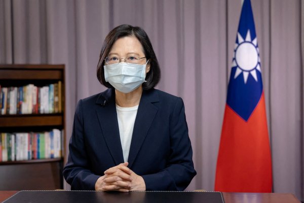 Presidenta de Taiwán buscaría reforzar el poder de fuego de la nación en medio de tensiones con China