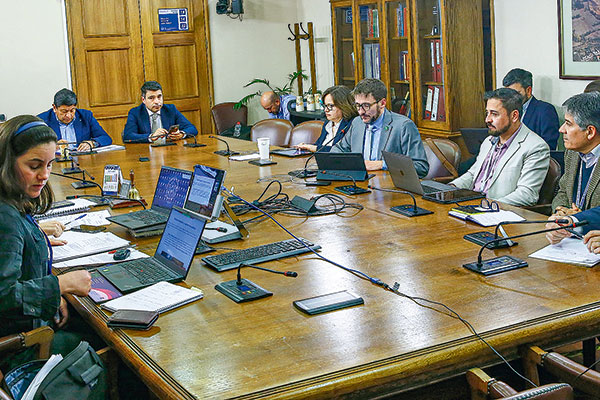 El ministro de Energía, Diego Pardow, expuso ayer en la Cámara de Diputados.