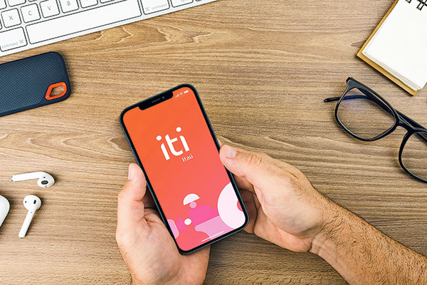 Itaú inscribe en Chile marca Iti, su banco digital que opera en Brasil