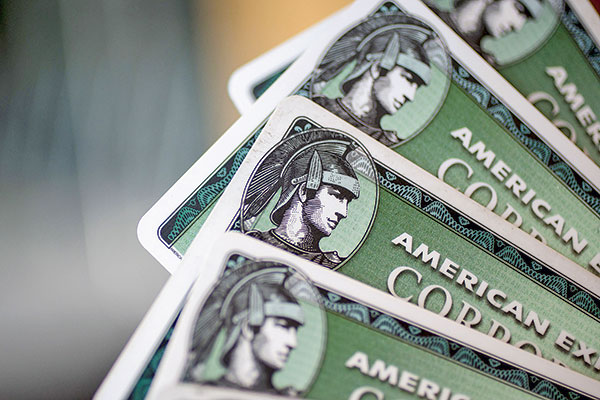 Marcas de tarjetas Amex y Mastercard intentan frenar en la Corte Suprema las medidas del TDLC
