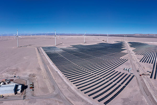 Central Azabache, la primera planta de generación renovable no convencional híbrida a nivel nacional.