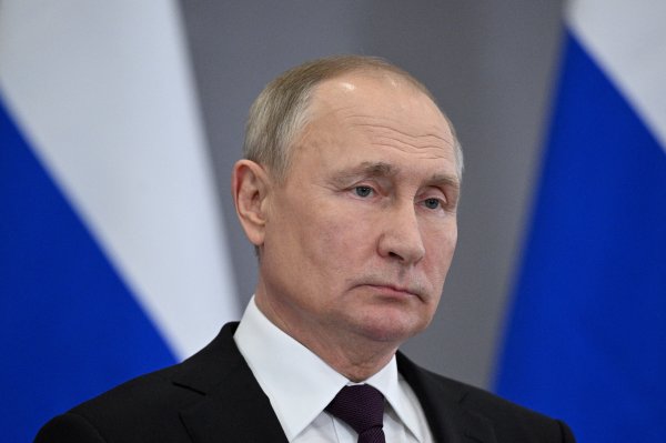 Putin impone la ley marcial en las regiones ucranianas anexionadas y evacúa la región de Jersón