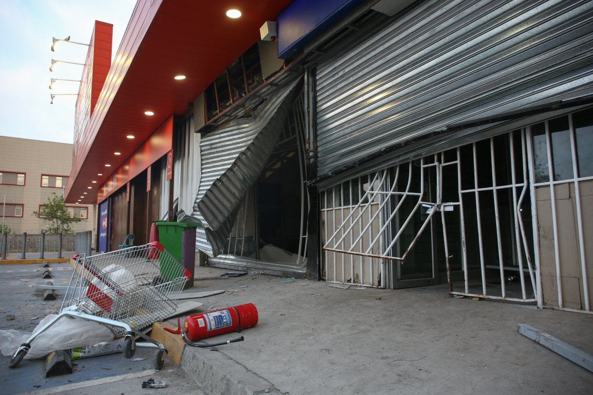 <p>El balance policial del 18 de octubre: 150 eventos graves, 195 detenidos y 15 saqueos</p>