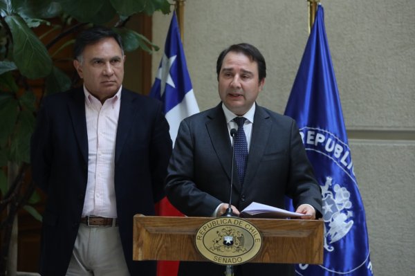 Diputados de RN piden al contralor dictaminar si la PGU se debe pagar retroactivamente desde agosto