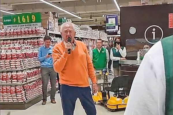 Cómo se coordinan las visitas de Horst Paulmann a los Jumbo