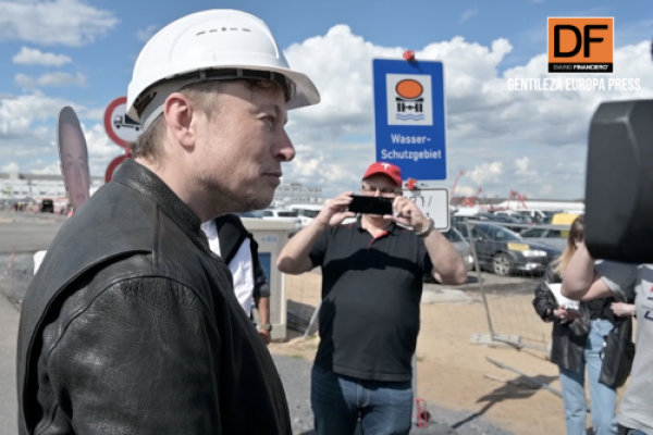 <p>Ahora en DF | Elon Musk plantea despedir al 75% de la plantilla de Twitter tras su compra</p>