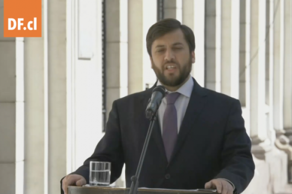 <p>Ahora en DF | Raúl Soto renuncia a la presidencia de la Cámara de Diputados</p>