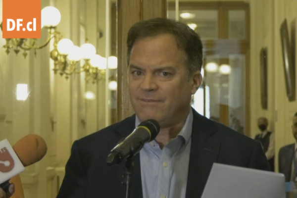 <p>Ahora en DF | Senador Walker y nueva propuesta constituyente: "Creemos que 60 representantes nos da garantía de que llegarán a acuerdos"</p>
