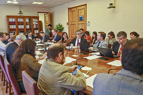 El ministro Marcel estuvo presente en la segunda sesión de debate de las indicaciones a la reforma tributaria. Foto: Ministerio de Hacienda