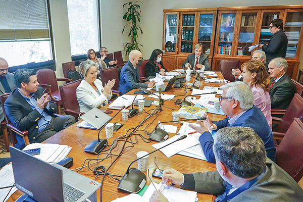 Las indicaciones de los senadores de oposición a proyecto de 40 horas que tensionaron la discusión con el Gobierno