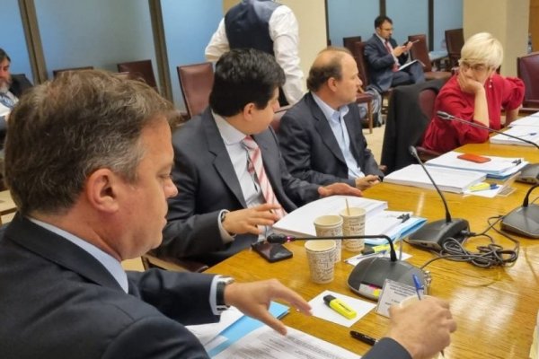 Comisión de Constitución retoma proyecto que sistematiza y crea nuevos delitos económicos de empresas
