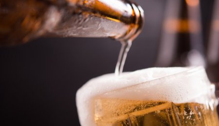 Regulador de Brasil restringe imposibilidad de que Ambev y Heineken cierren exclusividad a lugares donde hay concentración de mercado