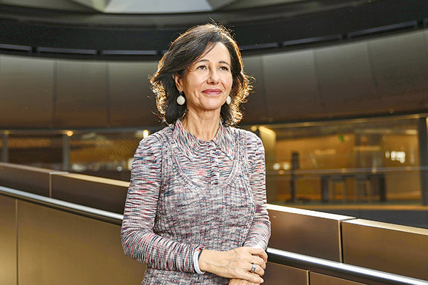 Ana Botín, presidenta de Santander España: "El entorno macroeconómico continuará siendo complicado"
