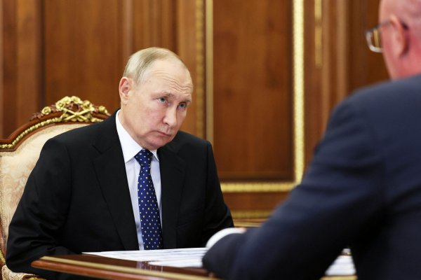 Putin supervisa simulacros nucleares e insiste en los planes de Kiev de emplear una "bomba sucia"