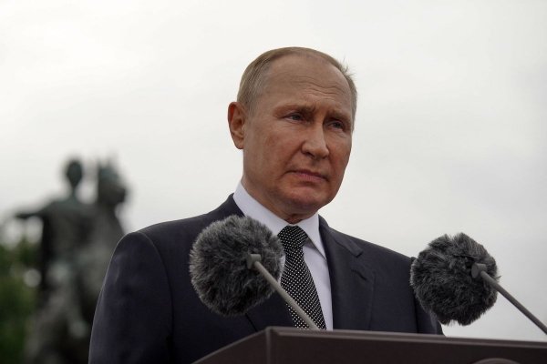 Putin desestima amenaza nuclear en Ucrania y arremete contra Europa y Estados Unidos