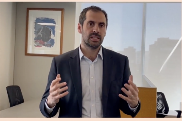 <p>Aniversario 34 DF | Para entender cómo los países se desarrollan: Los recomendados de Nicolás Grau</p>