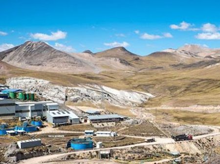 Hochschild dice manifestantes levantan bloqueo a mina clave en Perú para retomar diálogo