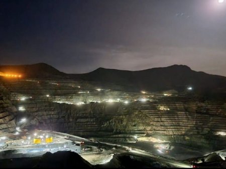 Mina de cobre Las Bambas en Perú reduce operaciones debido a bloqueos