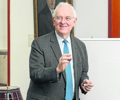 Ministro Ocampo habla de “pánico económico” y señala a empresarios colombianos de generarlo