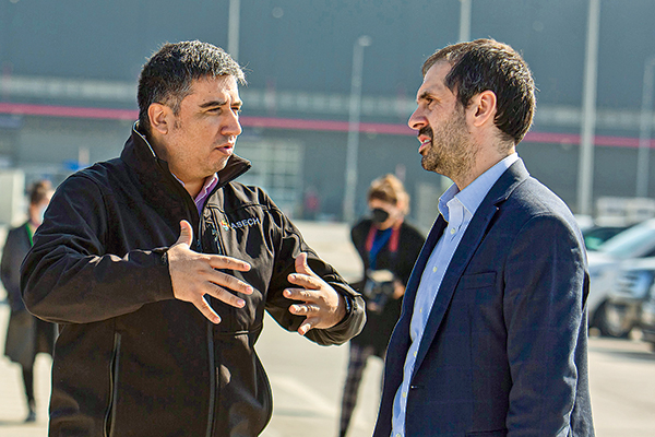 El presidente de Asech, Marcos Rivas, junto al ministro Grau en el marco del lanzamiento del plan invirtamos en Chile a mediados de septiembre.