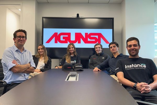 Equipo de Agunsa E Instance Latam en su primera reunión de trabajo realizada en Miami, Estados Unidos.