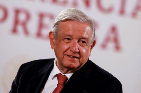 López Obrador propone ceder avión presidencial en plan para crear nueva aerolínea mexicana