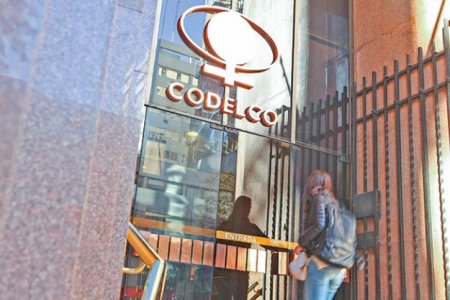 Cambios en minera estatal de Chile: renuncia vicepresidente de proyectos y asume exejecutivo de firma del grupo Luksic