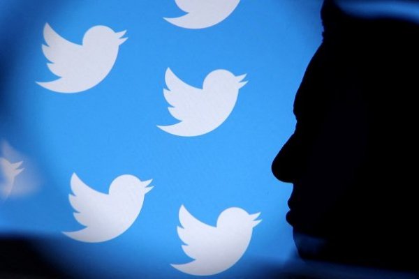 Más empleados salen de Twitter tras el ultimátum de Musk de más trabajo duro o renuncia