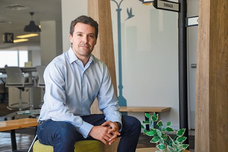 Mercado Libre entra al negocio de tarjetas de prepago físicas y virtuales