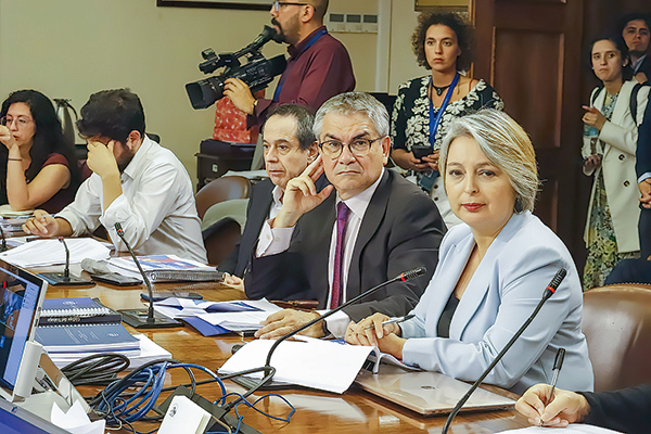 Los titulares de Hacienda y Trabajo hoy en el Congreso.