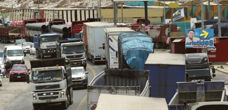 Presión en Perú: huelga de transportistas comienza a sentirse en el comercio exterior